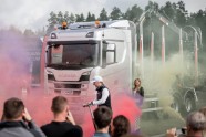 Latvijā prezentēts jaunās paaudzes 'Scania' kokvedējs - 18