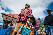Līķu pastaigas rituāls Indonēzijā - 2