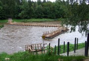 Ogres upē pārrauts jaunais pontonu tilts - 4