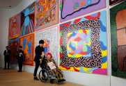 Jajoi Kusama – dārgākā māksliniece pasaulē, kura jau 40 gadu mīt psihiatriskajā klīnikā - 21