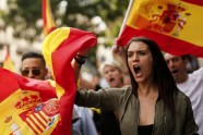 Madridē tūkstošiem cilvēku pauž atbalstu Spānijas vienotībai - 6