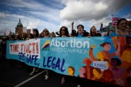  Desmitiem tūkstošu īru iziet demonstrācijās, pieprasot aborta aizlieguma atcelšanu - 3