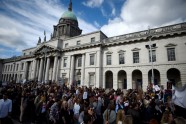  Desmitiem tūkstošu īru iziet demonstrācijās, pieprasot aborta aizlieguma atcelšanu - 10