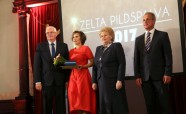 Rīgā pasniegtas "Zelta pildspalvas" un "Zelta stipendijas" - 12