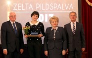 Rīgā pasniegtas "Zelta pildspalvas" un "Zelta stipendijas" - 21