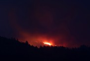 Meža ugunsgrēks Kalifornijā - 6