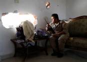 "Tautas aizsardzības vienību" (YPG) karavīri Tabkas un Rakas frontēs