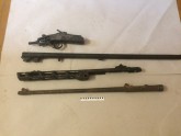 Bauskas novadā no šaujamieroču restauratora atsavina ieročus un munīciju - 6