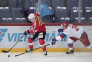 Krievijas un Šveices hokejistu cīņa - 1