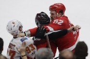 Hokejs, NHL: Red Wings un Flames kautiņš - 3