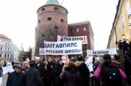 Protesta akcija pret izglītību tikai latviešu valodā