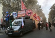 Francijā kārtējie protesti pret Makrona reformām - 1