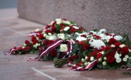 Ziedu nolikšanas ceremonija Latvijas proklamēšanas 99.gadadienā pie Brīvības pieminekļa - 6