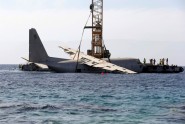 Jordānieši jūrā nogremdē lidmašīnas karkasu - 9