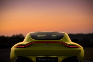 Aston Martin Vantage - 11