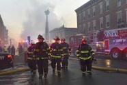 Kalēja izraisīts ugunsgrēks Ņujorkā - 6
