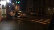 Rīgā automašīna BMW ietriekusies aptiekā - 4