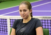 Teniss: Jeļena Ostapenko aizvada atklāto treniņu