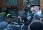 Saakašvili atbalstītāji mēģina ieņemt Kijevas Oktobra pili - 3