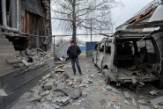 Ukrainas karavīri inspicē Krievijas apšaudīto Novolohanskes ciemu - 6