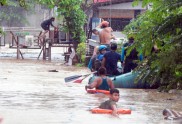 Tropiskajā vētrā Filipīnās gājuši bojā 30 cilvēki