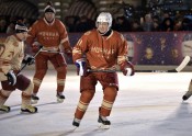 Vladimirs Putins spēlē hokeju - 2