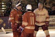 Vladimirs Putins spēlē hokeju - 12
