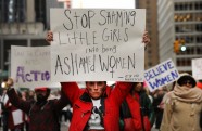 Protesti pret Trampu un par sieviešu tiesībām Ņujorkā - 6