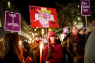 Ženēv;ā notiek protesti pret Trampa dalību Davosas forumā - 3