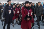 Ziemeļkorejas olimpiskā delegācija ierodas Phjončhanā