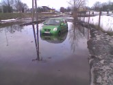 Ūdens nedrošs auto
