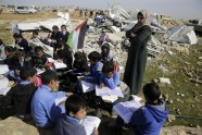 Izraēlas armijas nojaukta ES finansētā beduīnu skola - 1