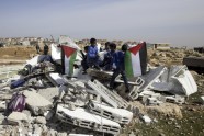 Izraēlas armijas nojaukta ES finansētā beduīnu skola - 3
