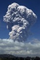 Indonēzijā vulkāna izvirdums ieskauj ciemus putekļos - 6