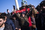 Berlīnē vairāki tūkstoši protestē pret Turcijas operāciju Sīrijā - 7
