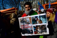 Berlīnē vairāki tūkstoši protestē pret Turcijas operāciju Sīrijā - 11