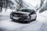 'Opel Insignia' ziemā