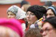 Solidaritātes gājienā par sieviešu tiesībām Latvijā dodas vairāk nekā simts cilvēku - 17
