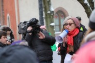 Solidaritātes gājienā par sieviešu tiesībām Latvijā dodas vairāk nekā simts cilvēku - 23