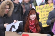 Solidaritātes gājienā par sieviešu tiesībām Latvijā dodas vairāk nekā simts cilvēku - 30