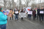 Solidaritātes gājienā par sieviešu tiesībām Latvijā dodas vairāk nekā simts cilvēku - 41