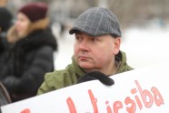 Solidaritātes gājienā par sieviešu tiesībām Latvijā dodas vairāk nekā simts cilvēku - 52