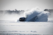 Šlēgelmilhs ar 'BMW X5' pa ledu brauc kā bobslejā - 8