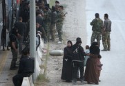 Sīrijas nemiernieki sāk evakuēties - 11