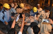 Indijā sabrūk viesnīca; 10 bojā gājušie - 6