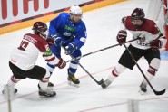 Hokejs, Pasaules U-18 čempionāts Rīgā: Latvija – Slovēnija