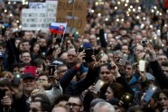 Slovākijā protestē pret valdību - 3