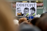 Slovākijā protestē pret valdību - 4