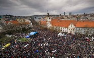 Slovākijā protestē pret valdību - 10