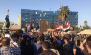 Damaskā protestē pret ASV un tās sabiedroto raķešu triecienu